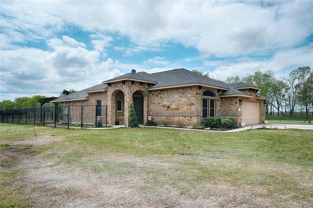 200 County Road 453, Taylor, TX 76574