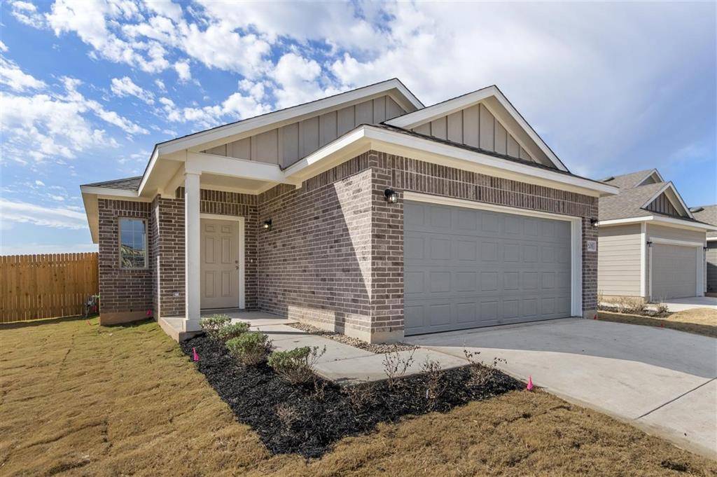 201 Driftwood LN, Bastrop, TX 78602