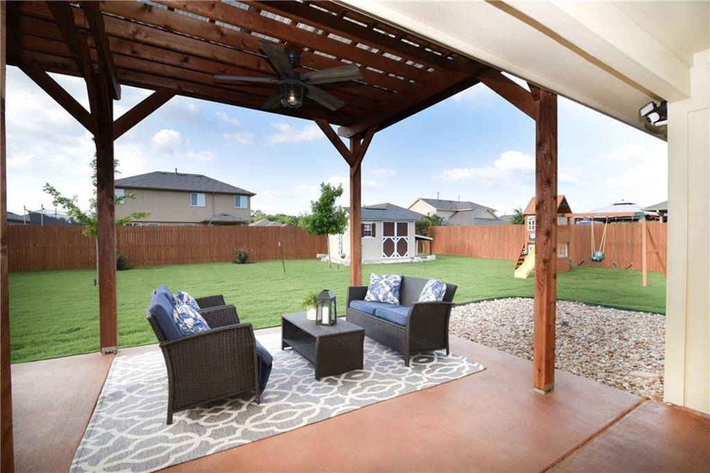 403 Camellia DR, Hutto, TX 78634
