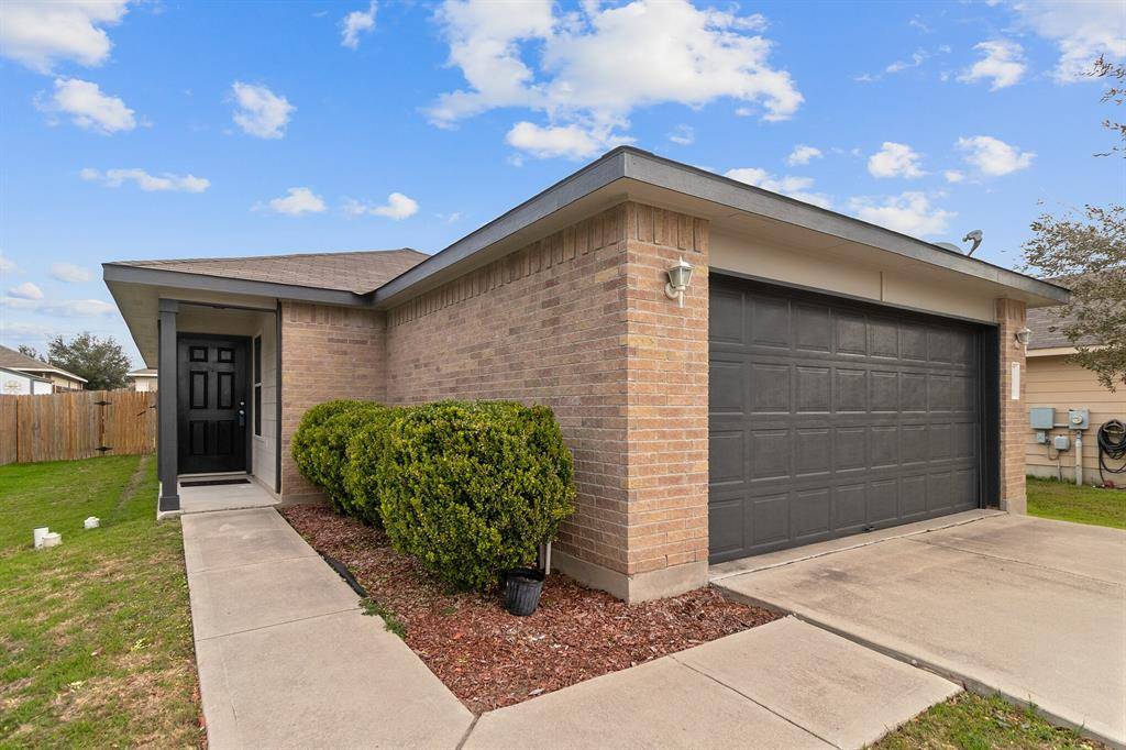 196 Pigeonberry PASS, Buda, TX 78610