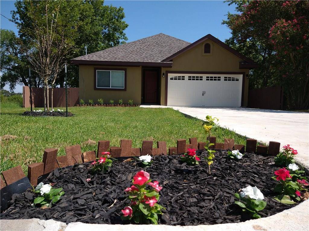 851 W Houston ST, Giddings, TX 78942
