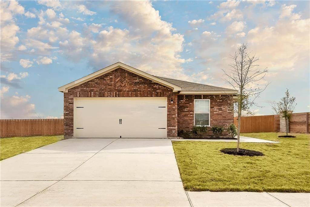 504 Yearwood LN, Jarrell, TX 76537