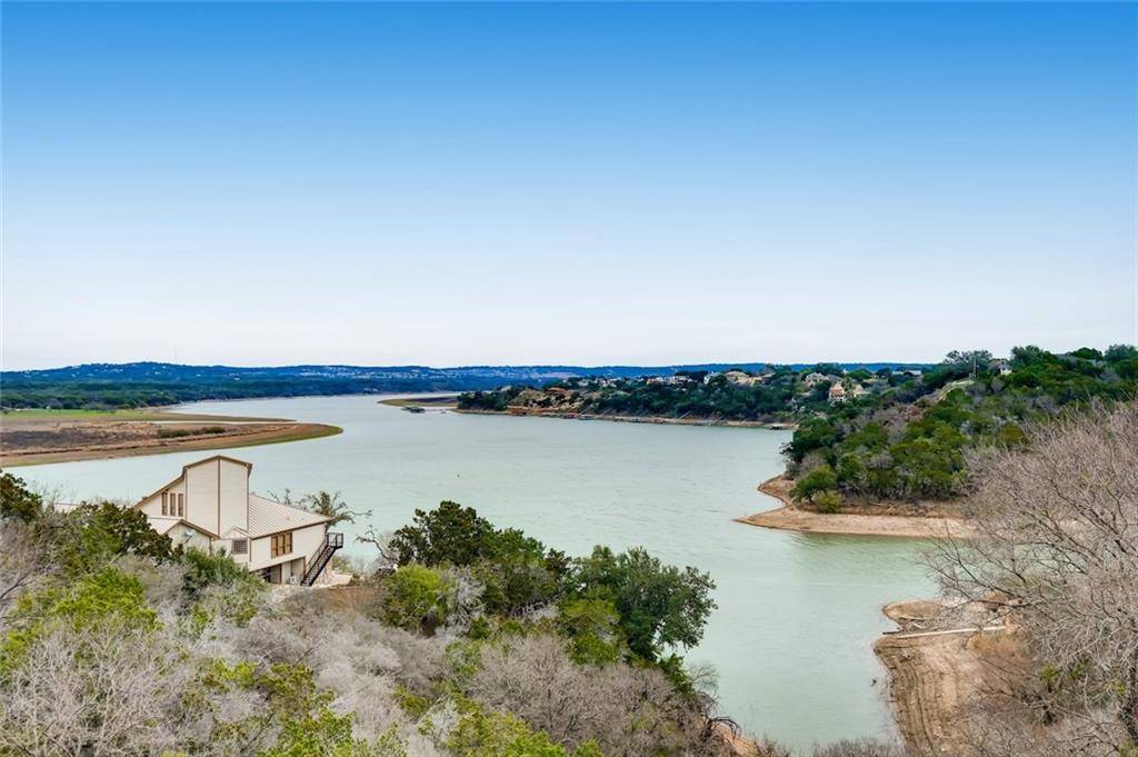 409 Coventry RD, Spicewood, TX 78669