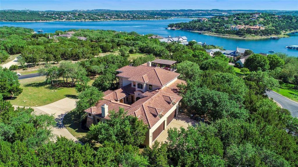 700 Moonlight Bay DR, Spicewood, TX 78669