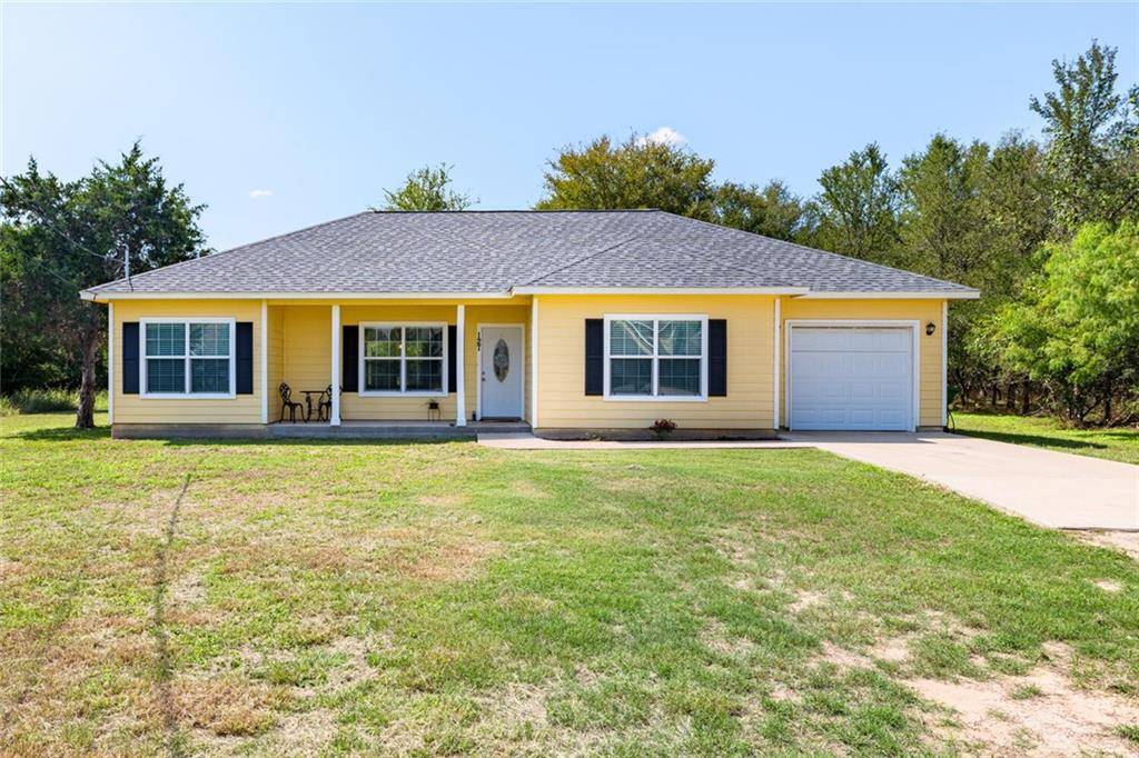 127 E Kikipua LN, Bastrop, TX 78602