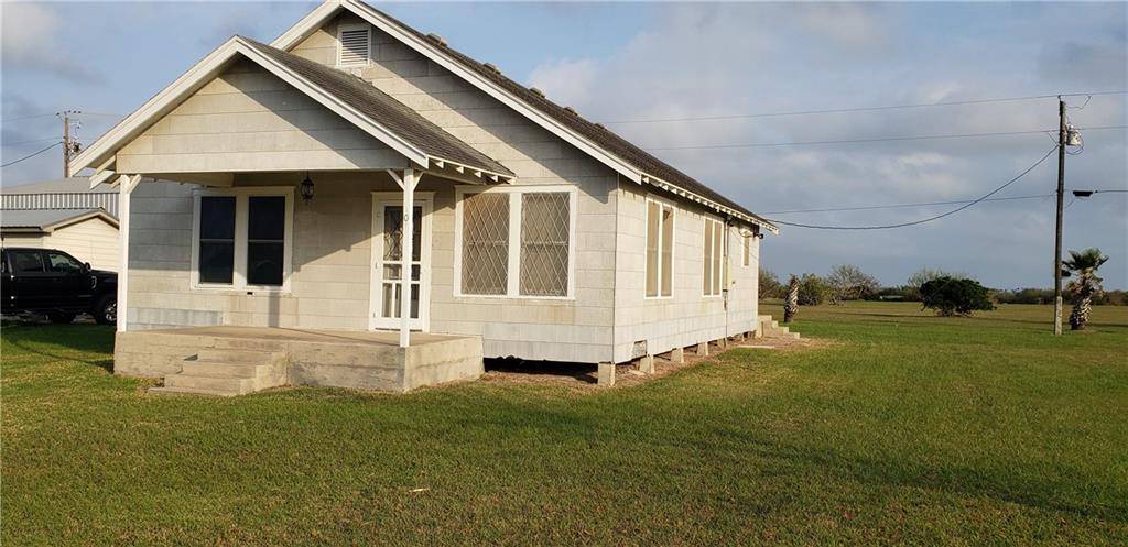 101 Silk Stocking ST, Port Lavaca, TX 77979