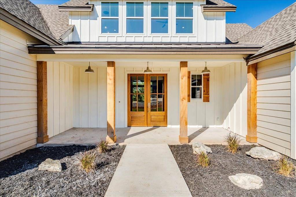 210 Cowal DR S, Spicewood, TX 78669
