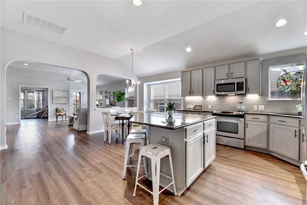210 Serene HOLW, Buda, TX 78610