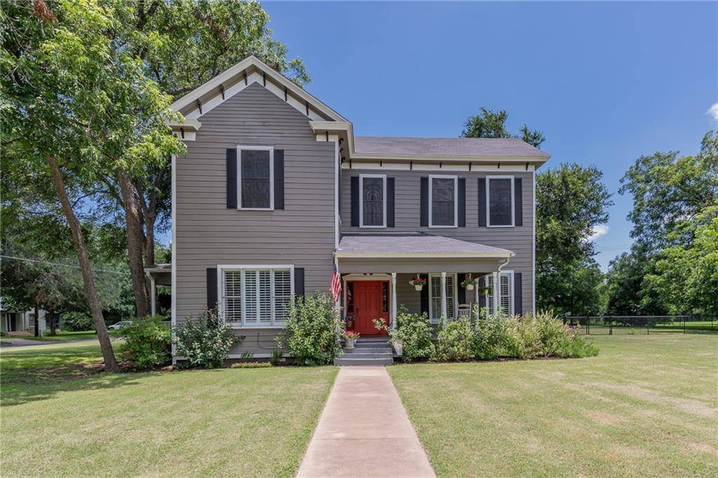 1028 Victoria ST, Taylor, TX 76574