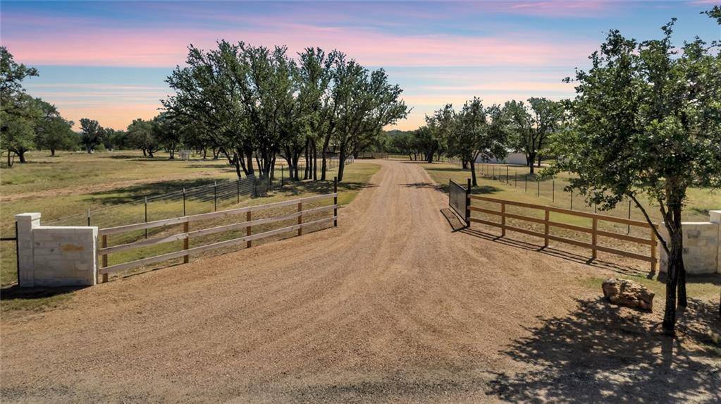 191 Kanz LN, Marble Falls, TX 78654
