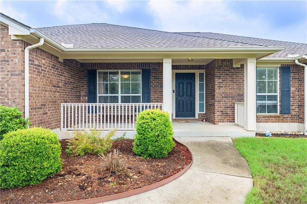 120 Blanco DR, Hutto, TX 78634