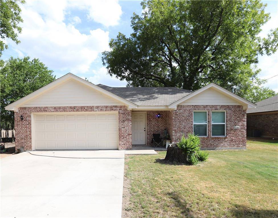 1210 E Avenue F, Lampasas, TX 76550