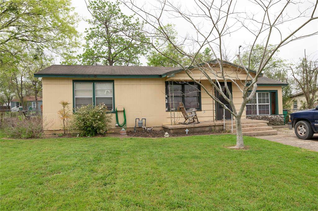 1513 McLain ST, Taylor, TX 76574