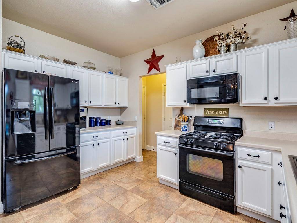 1316 Beechwood DR, Kyle, TX 78640