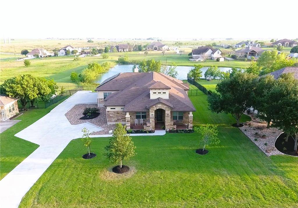 121 Lookout CIR, Hutto, TX 78634