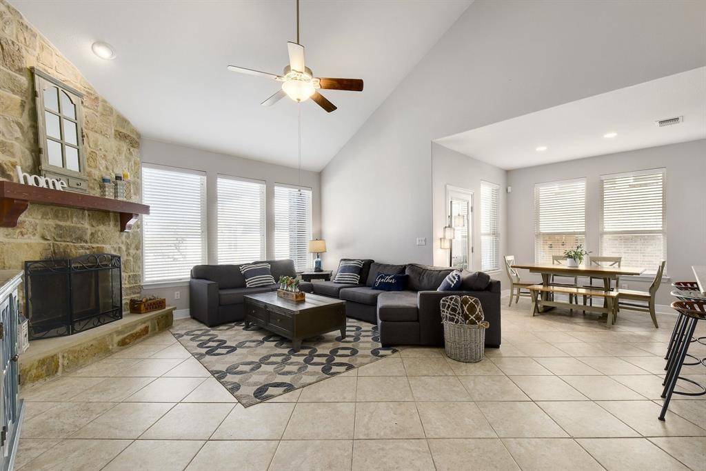 1216 Falling Hills DR, Georgetown, TX 78628