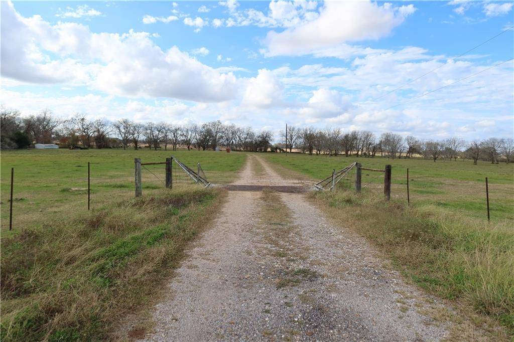 1665 Strickland Lane, Eagle Lake, TX 77434