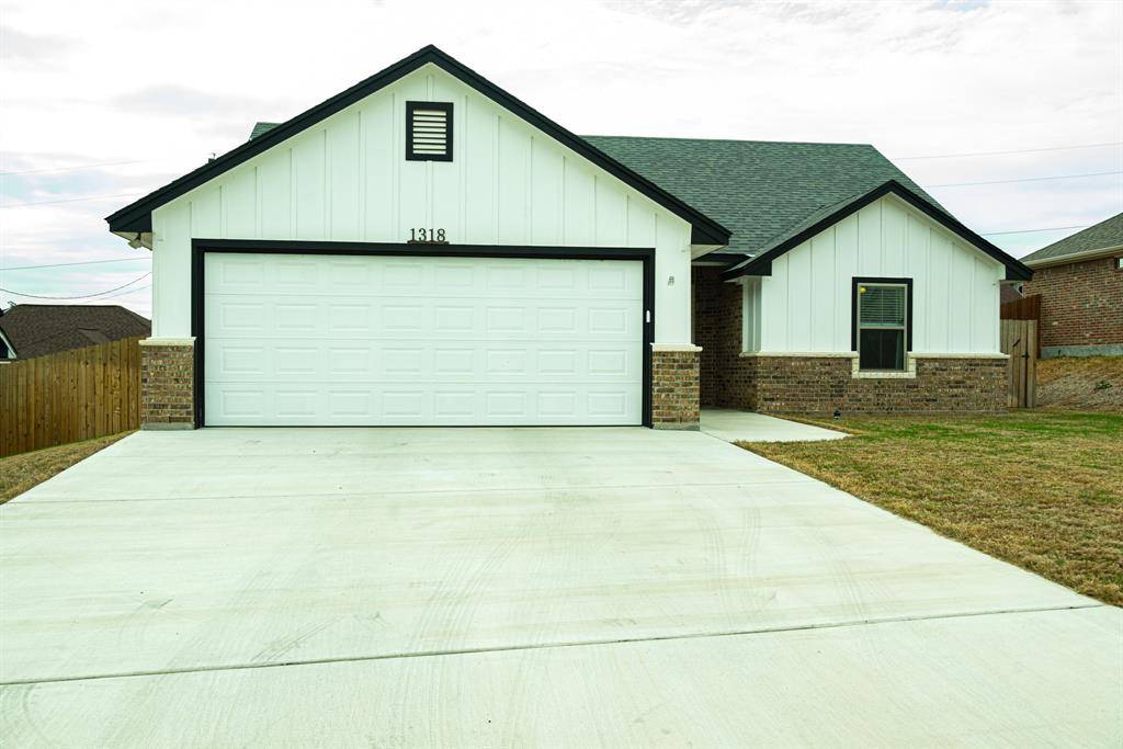 1318 Sandstone CV, Lampasas, TX 76550