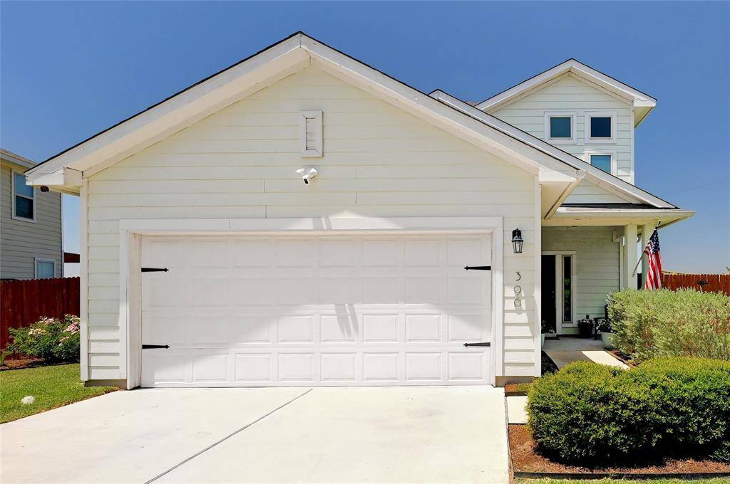 396 Triumph RD, Buda, TX 78610