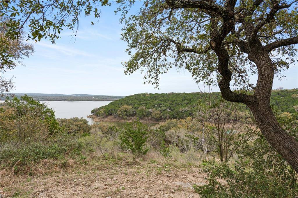 389 Turkey Tree RD, Spicewood, TX 78669