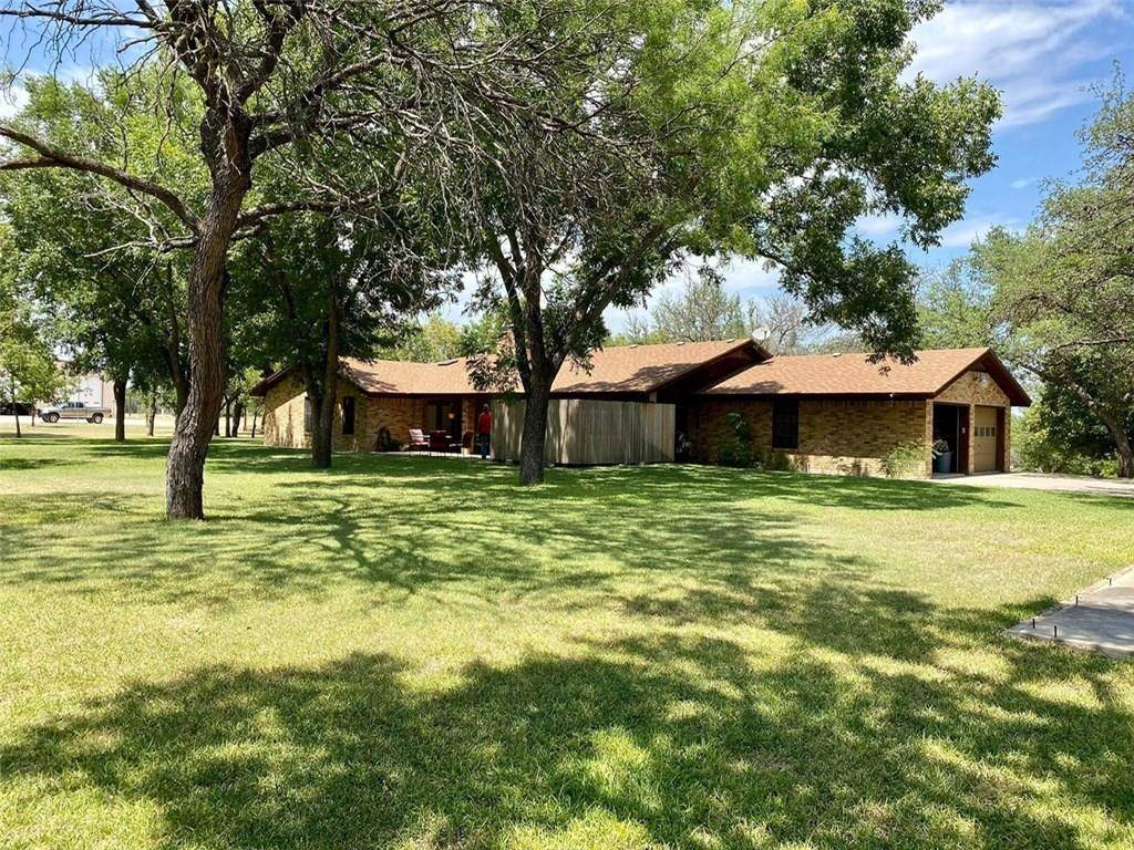 500 N Willis ST, Lampasas, TX 76550