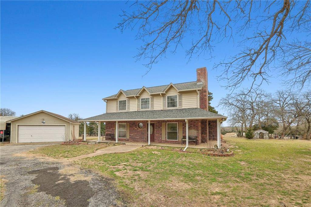 1262 Walch LN, Lexington, TX 78947