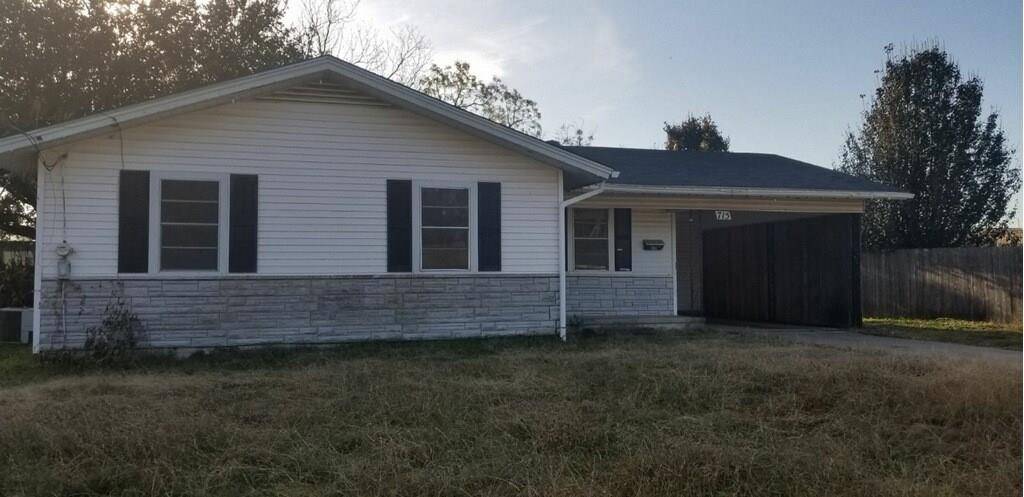 715 Dyer ST, Rockdale, TX 76567