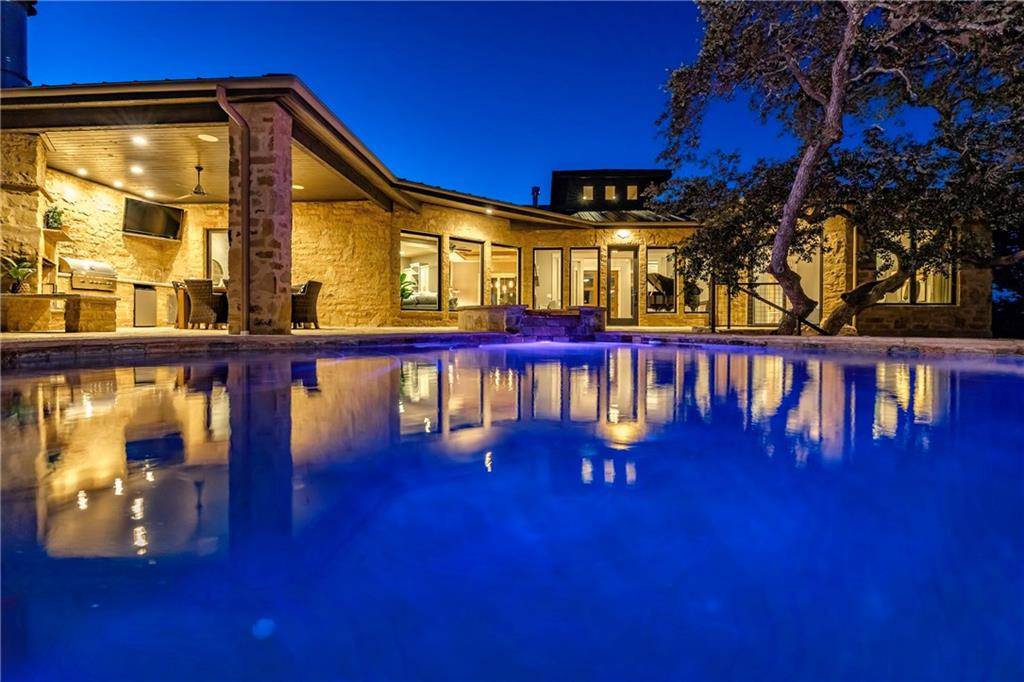 2100 Ruffian Heights LN, Spicewood, TX 78669