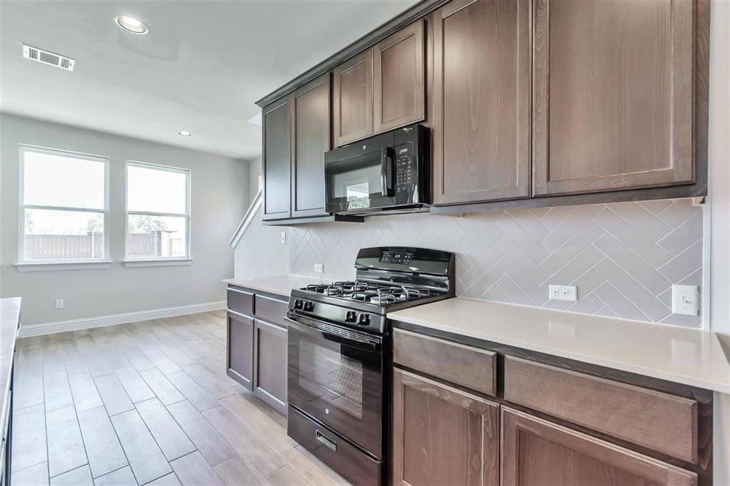 420 Black Opal DR, Jarrell, TX 76537