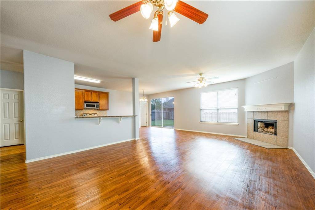 188 Oxford DR, Kyle, TX 78640