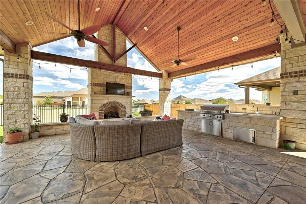 220 Blue Waterleaf LN, Georgetown, TX 78626