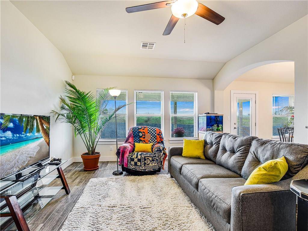 123 Everglades CV, Hutto, TX 78634