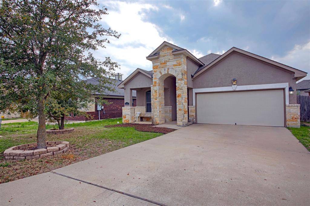 220 Geode LN, Jarrell, TX 76537