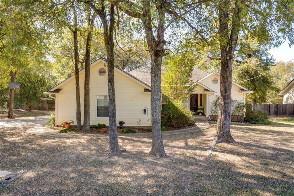 396 Mauna Loa LN, Bastrop, TX 78602