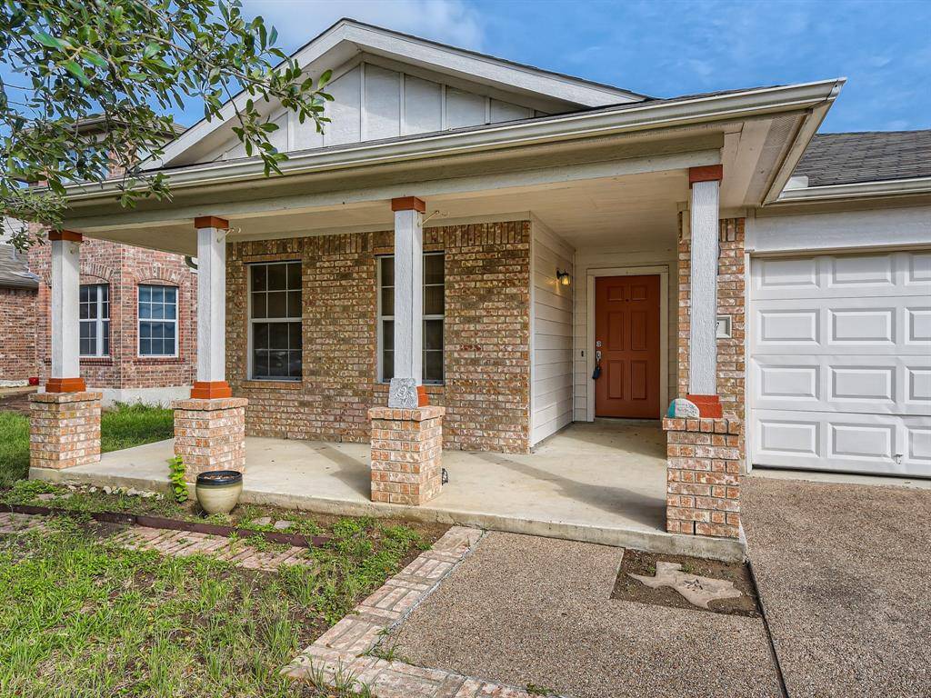 917 Sweet Gum DR, Kyle, TX 78640