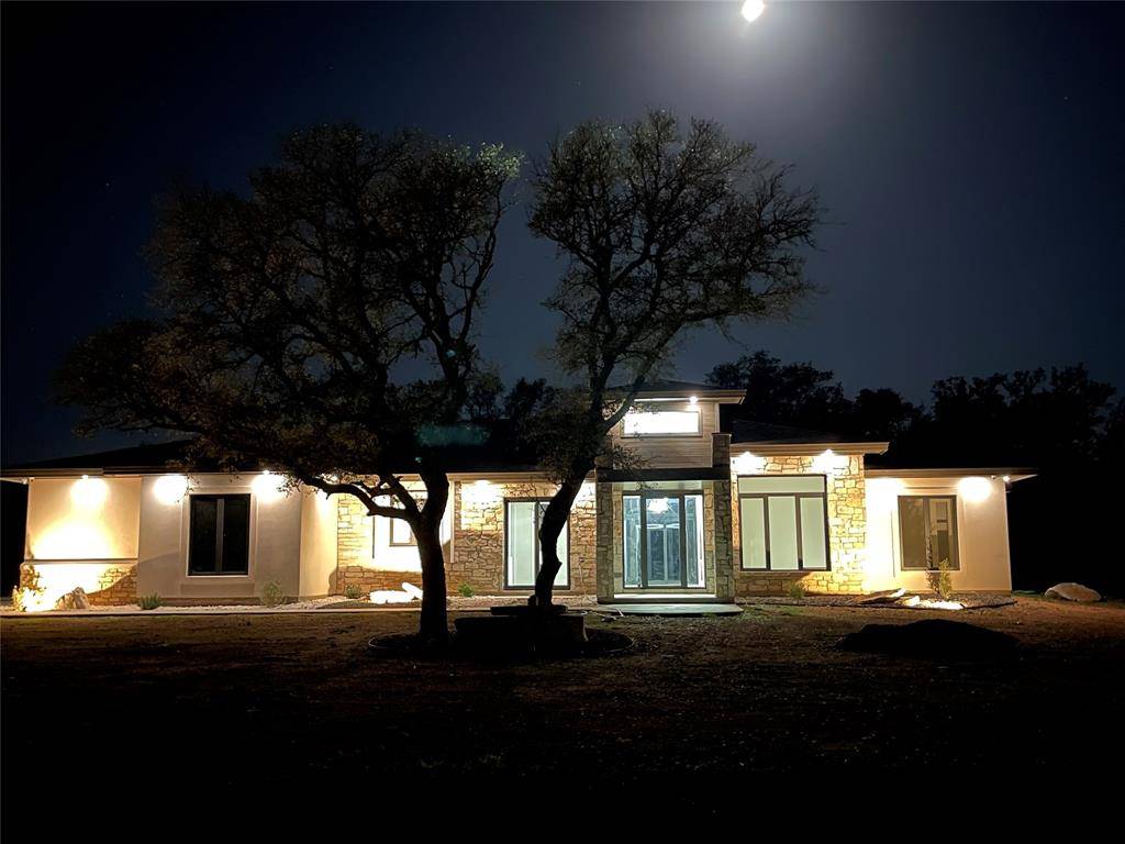 308 Oakpark DR, Spicewood, TX 78669
