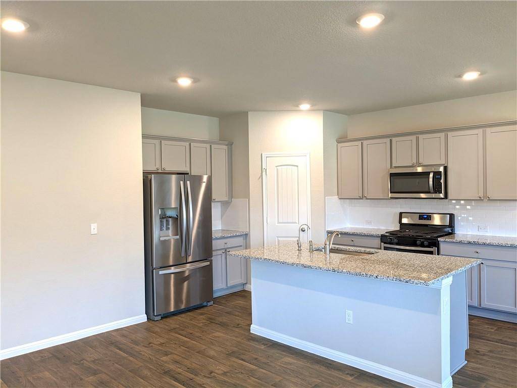 200 Strand LN, Bastrop, TX 78602