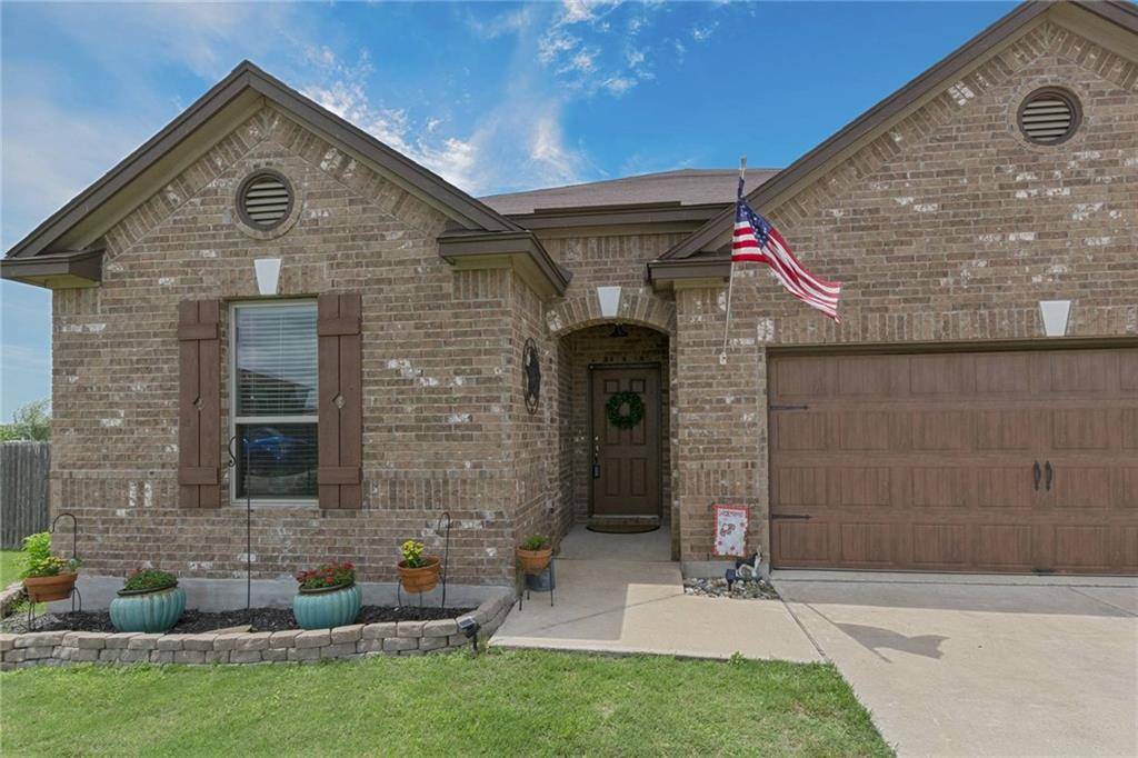 104 Tyrah LN, Bastrop, TX 78602