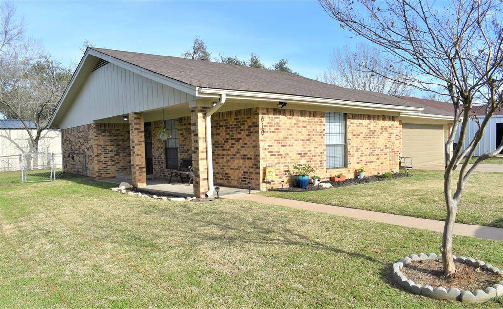 610 MILLER ST, Rockdale, TX 76567