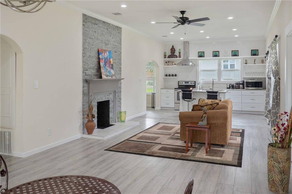 516 W Bell Ave, Rockdale, TX 76567