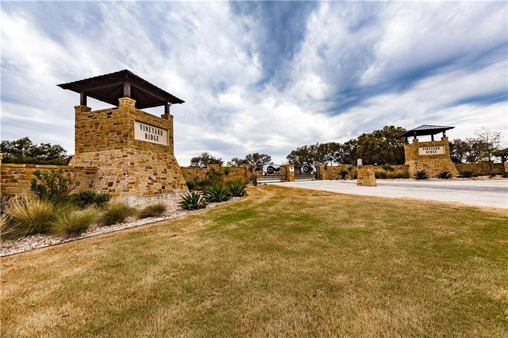 9 Thriving Oak DR, Fredericksburg, TX 78624
