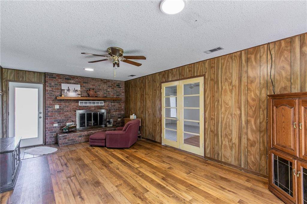603 Calhoun DR, Rockdale, TX 76567