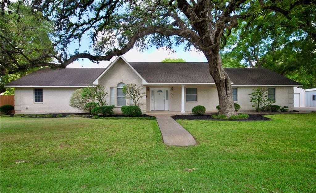 201 N Hackberry ST, Moulton, TX 77975