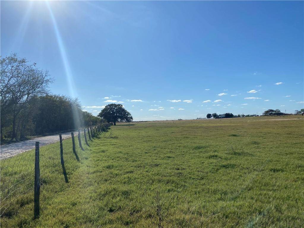 TBD Tract G CR 421, Stockdale, TX 78160