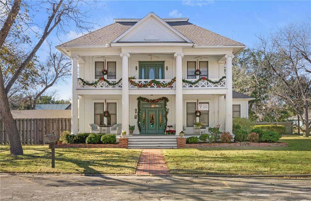 819 Hackberry ST, Taylor, TX 76574