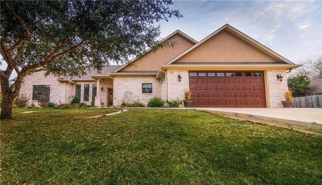 216 Nursery DR, Lexington, TX 78947