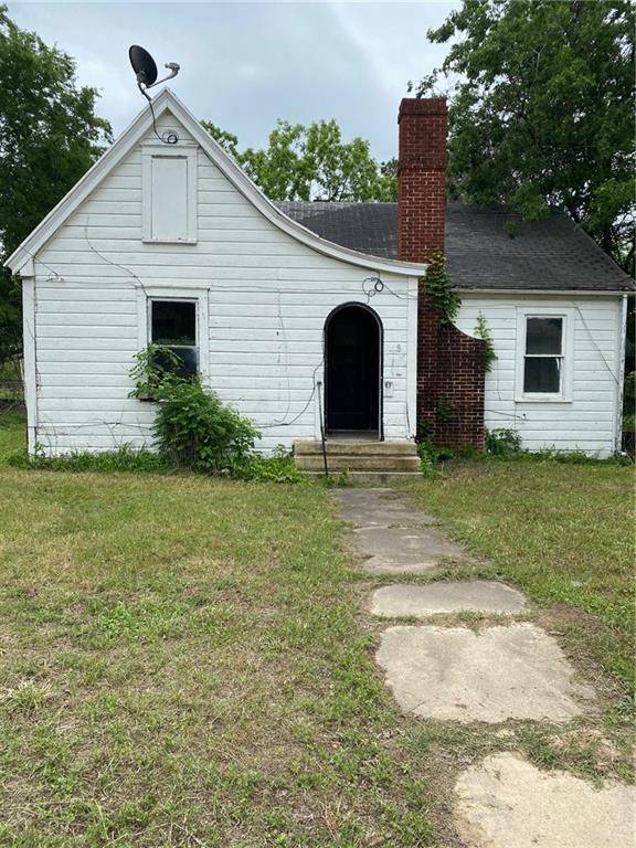 518 E Bell Ave, Rockdale, TX 76567