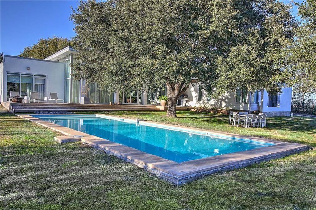 3141 W Ueckert RD W, Bellville, TX 77418