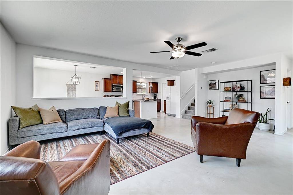 511 Estes PARK, Taylor, TX 76574