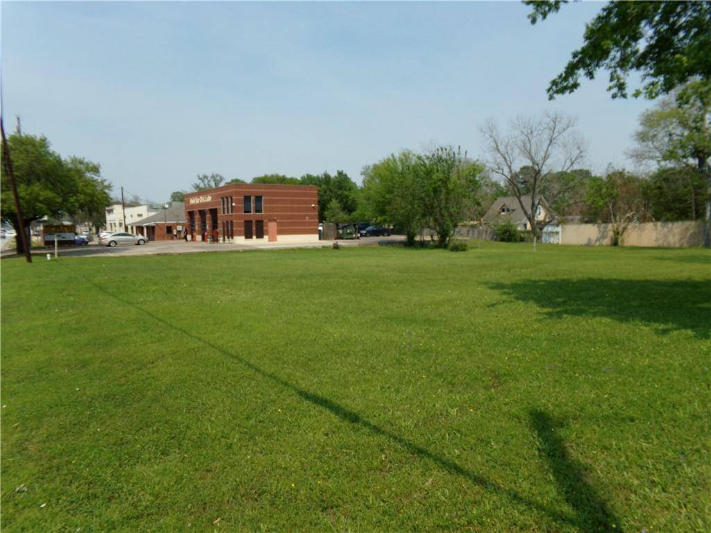 902 Meyer ST, Sealy, TX 77474